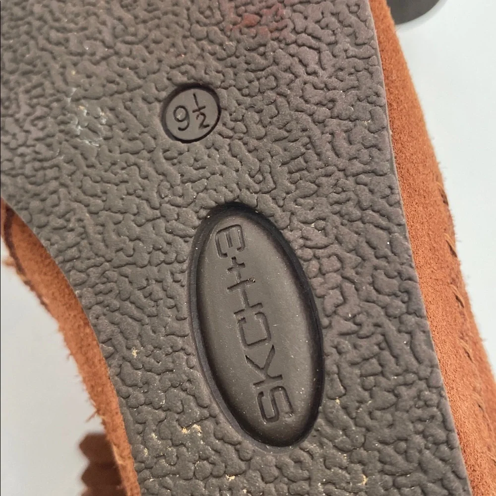 Skechers durable suede